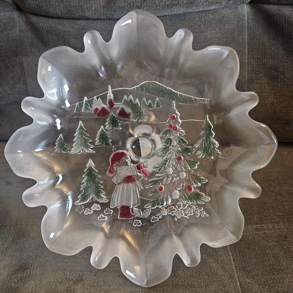 Mikasa Christmas Footed BonBon Crystal Compote Serving Dish Ruffled Edges NEW